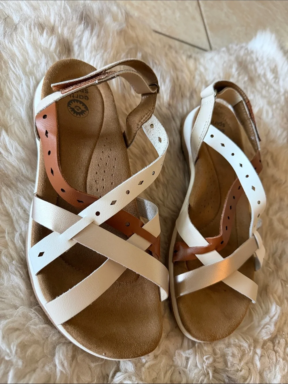 New earth cushioned Strappy Leather Sandal White Brown 8 hamptons classy slip on